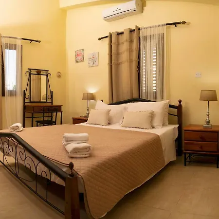 Salamiou Stone House بيت للعطل *