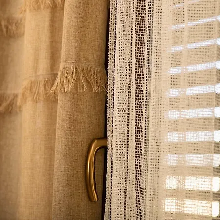 Salamiou Stone House بيت للعطل