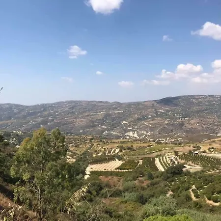 بيت للعطل Salamiou Stone House بافوس