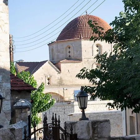 بيت للعطل Salamiou Stone House بافوس