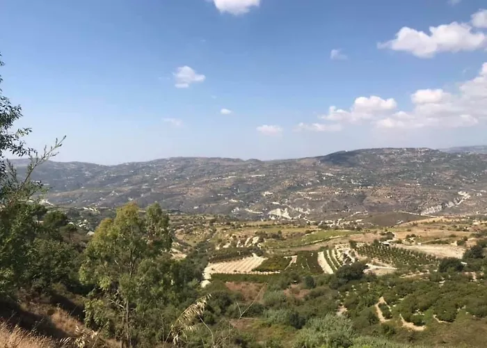 Casa de Férias Salamiou Stone House Pafos