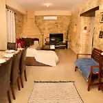 Salamiou Stone House Ferienhaus