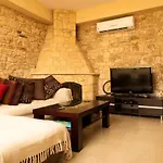 Salamiou Stone House *